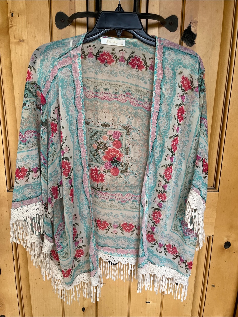 entro Floral Print kimono in Cream, Pink & Teal - Picture 3 of 4